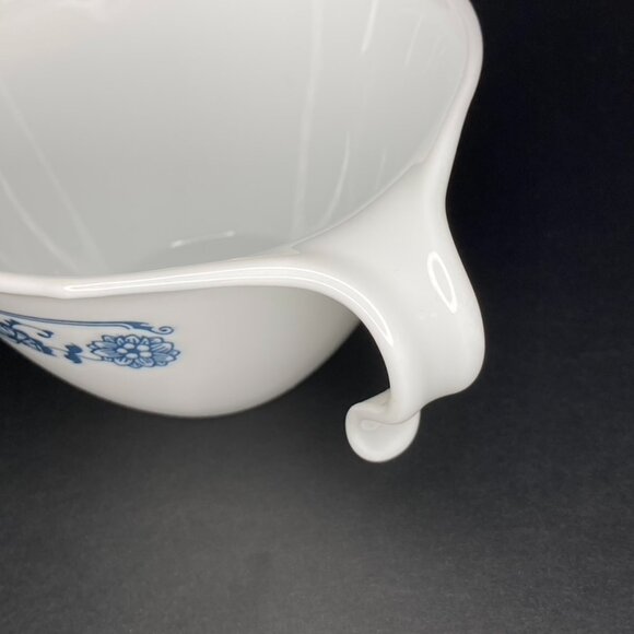 Vintage Corelle Old Town Blue Onion 4 Hook Handle Cups+Cream and Sugar Set - Picture 8 of 15